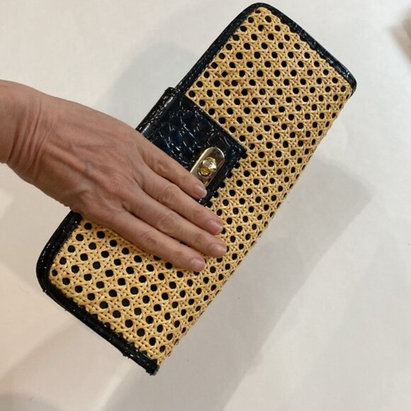 Beige woven rattan clutch bag - Picture 2 of 10